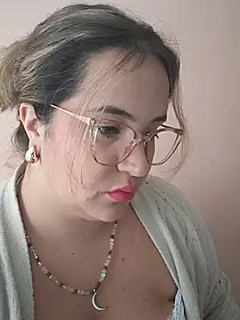 Snapshot of iviiiiiiiiiii chatting on December 1, 2025, 12:17 pm iviiiiiiiiiii online show from December 1, 2025, 12:17 pm