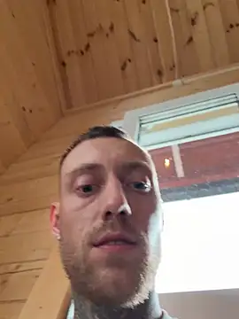 helloo1991 online show from June 14, 2026, 8:26 am