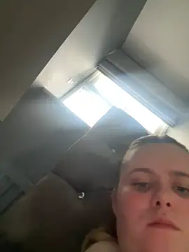 Blonde Bunny online show from February 5, 2026, 2:57 pm