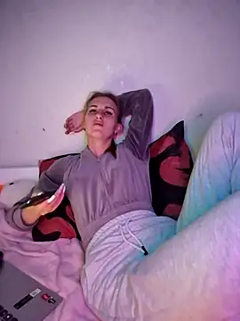 carolinakis  online show from March 21, 2026, 8:24 pm