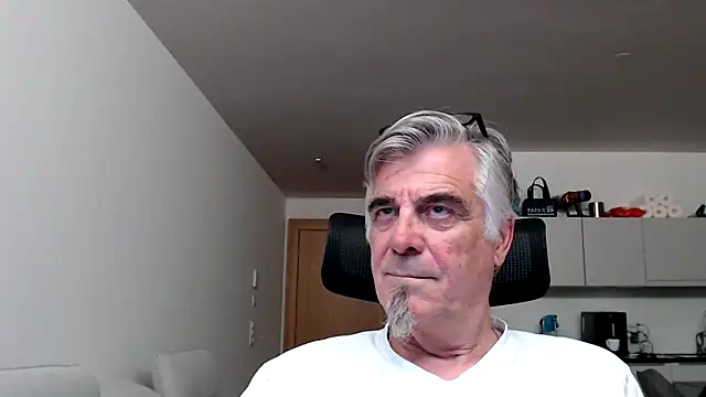 Buidapest online show from May 6, 2026, 10:14 pm