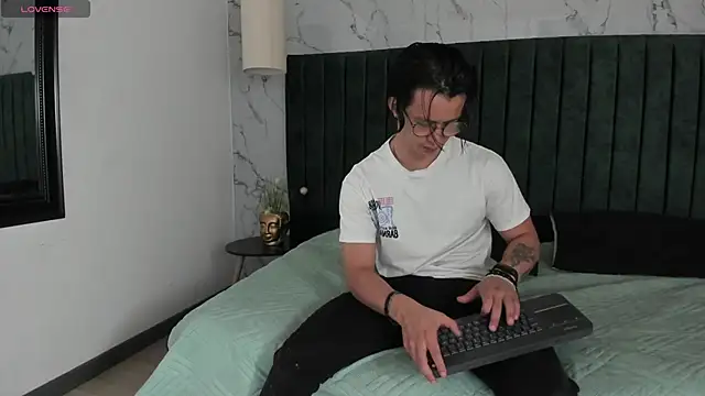Brandon starkk online show from March 27, 2026, 12:17 pm