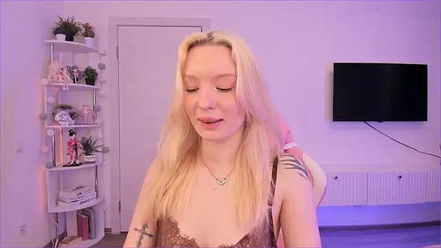 Snapshot of Tiffany_Paw chatting on June 9, 2026, 3:18 am Tiffany Paw online show from June 9, 2026, 3:18 am