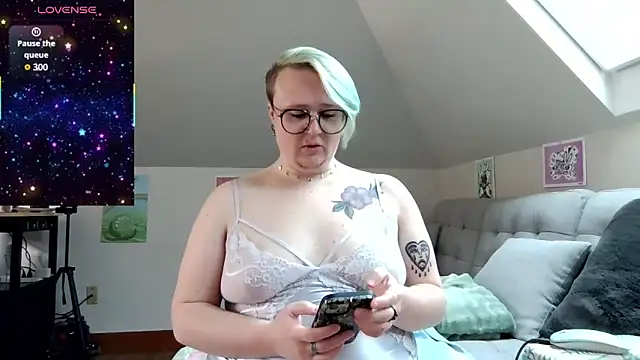 queerlyjaz online show from February 22, 2026, 7:59 pm