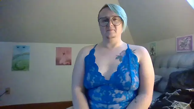 queerlyjaz online show from November 22, 2025, 12:21 am