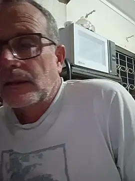 Snapshot of nard53 chatting on June 18, 2026, 10:48 pm nard53 online show from June 18, 2026, 10:48 pm