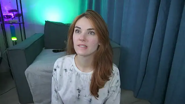 Snapshot of foxy_cute4you chatting on February 28, 2026, 9:03 pm foxy cute4you online show from February 28, 2026, 9:03 pm