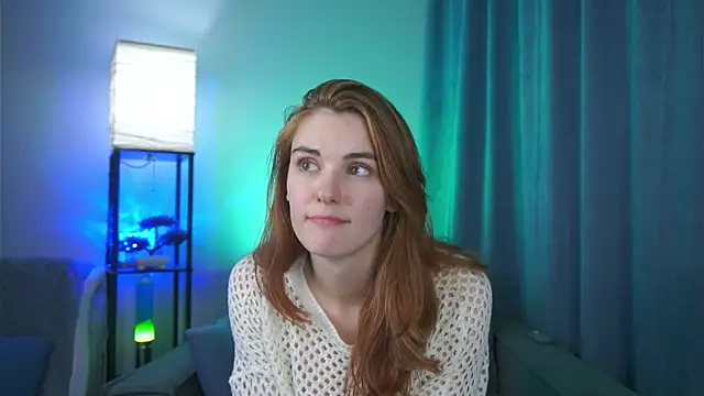 Snapshot of foxy_cute4you chatting on February 22, 2026, 8:10 pm foxy cute4you online show from February 22, 2026, 8:10 pm