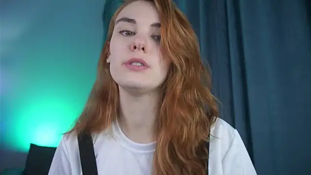 Snapshot of foxy_cute4you chatting on February 15, 2026, 8:08 pm foxy cute4you online show from February 15, 2026, 8:08 pm