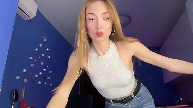 Jolienne online show from January 5, 2026, 7:06 pm