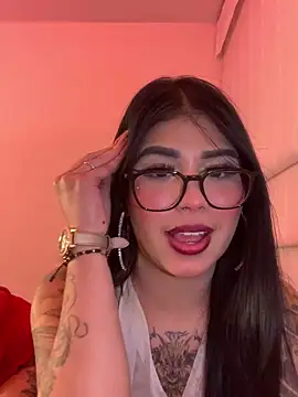 Snapshot of Dannii- chatting on June 11, 2026, 2:53 am Dannii- online show from June 11, 2026, 2:53 am