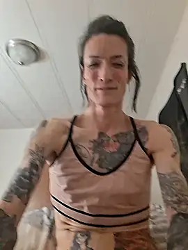 MaitressePomme3 online show from December 22, 2025, 1:17 am