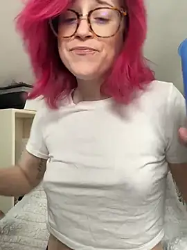 winestaindlips online show from February 16, 2026, 5:22 pm