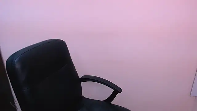 MillaTems  online show from November 28, 2025, 1:11 pm