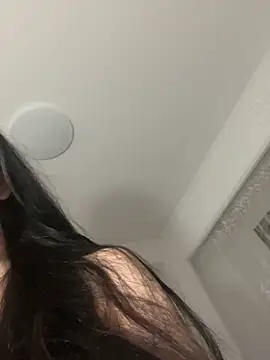 bettyButterfly online show from May 3, 2026, 8:01 pm