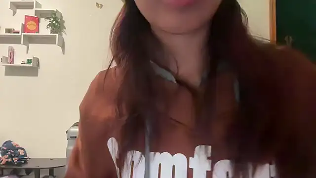 tinydaisy21 online show from December 23, 2025, 2:44 am