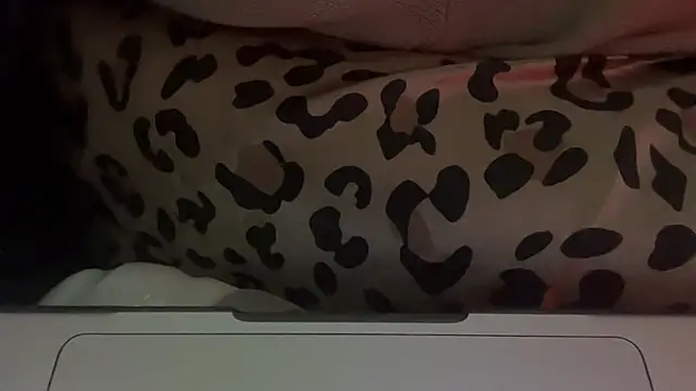 tinydaisy21 online show from November 27, 2025, 3:34 pm