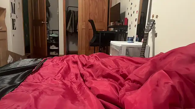 tinydaisy21 online show from February 2, 2026, 7:07 am