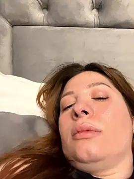 AmberRosewood online show from March 19, 2026, 4:45 am