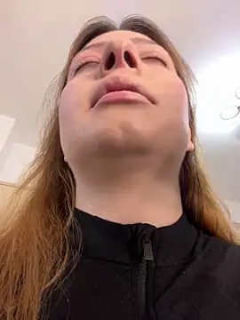 AmberRosewood online show from March 26, 2026, 4:33 am