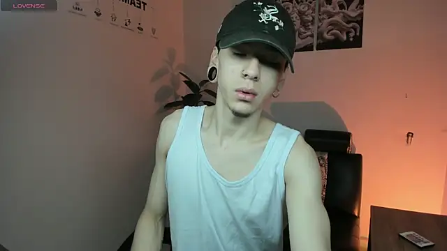 Snapshot of James_Adams_01 chatting on December 19, 2025, 12:51 pm James Adams 01 online show from December 19, 2025, 12:51 pm