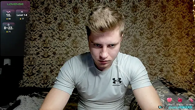 Maxhornyblondieman online show from December 3, 2025, 2:16 pm