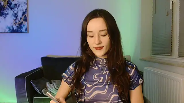 Tinybutt5368 online show from December 1, 2025, 9:04 pm