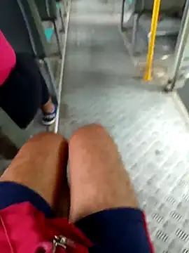 juunioreest online show from December 4, 2025, 9:03 pm