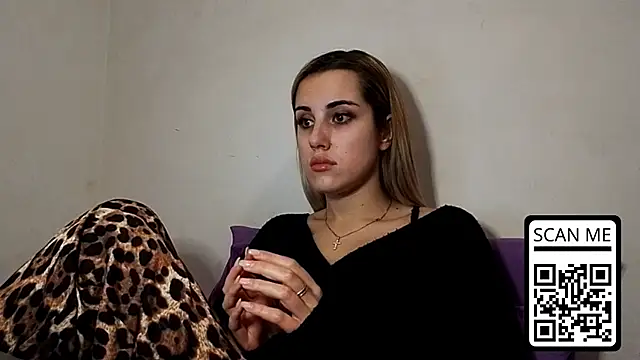 HotMusex online show from December 22, 2025, 1:33 pm