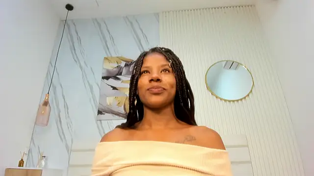 Snapshot of Afro_Luna chatting on July 3, 2026, 12:22 pm Afro Luna online show from July 3, 2026, 12:22 pm