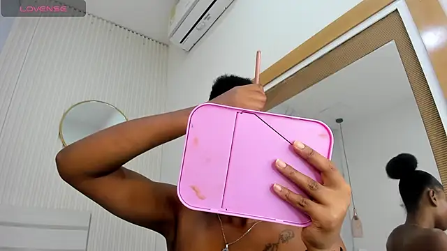 Snapshot of Afro_Luna chatting on July 31, 2026, 12:15 pm Afro Luna online show from July 31, 2026, 12:15 pm