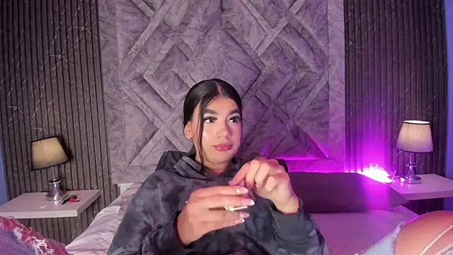 ShirleyJones  online show from November 30, 2025, 12:39 pm