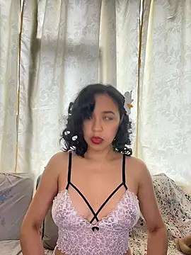 Esmerald 1111 online show from July 4, 2026, 1:26 pm