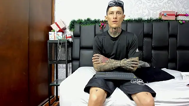 Snapshot of RileyNora chatting on November 26, 2025, 12:49 pm RileyNora online show from November 26, 2025, 12:49 pm