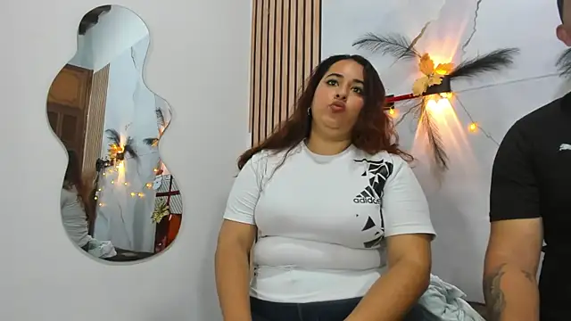 Snapshot of RileyNora chatting on November 19, 2025, 2:06 pm RileyNora online show from November 19, 2025, 2:06 pm