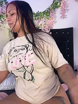 ArielleMillerr- online show from May 19, 2026, 5:20 pm
