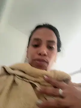 ArielleMillerr- online show from February 2, 2026, 5:45 pm