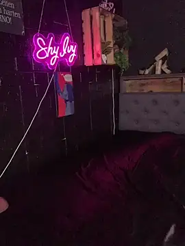 Shy-Ivy online show from April 30, 2026, 9:52 pm
