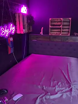 Shy-Ivy online show from December 4, 2025, 9:36 pm