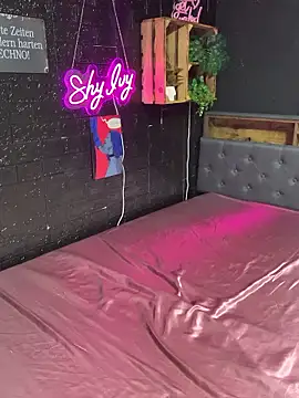 Shy-Ivy online show from January 14, 2026, 11:19 pm