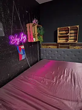 Shy-Ivy online show from January 12, 2026, 10:47 pm