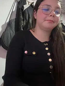 Arila vandril online show from February 6, 2026, 8:27 pm