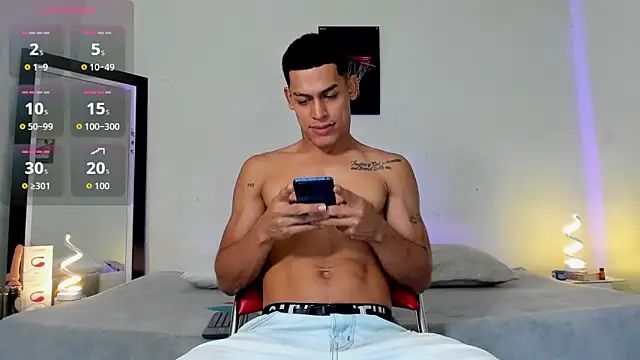Snapshot of blorelopez chatting on June 21, 2026, 6:25 pm blorelopez online show from June 21, 2026, 6:25 pm