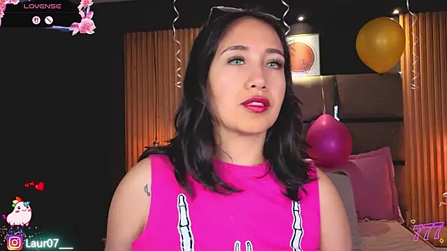 Snapshot of Lauroberts7 chatting on March 16, 2026, 3:47 am Lauroberts7 online show from March 16, 2026, 3:47 am