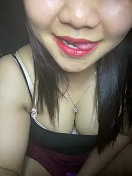 Snapshot of Sunset-yll chatting on May 18, 2026, 1:27 pm Sunset-yll online show from May 18, 2026, 1:27 pm