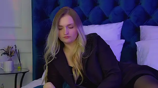 AnnyRaii online show from March 14, 2026, 6:03 pm