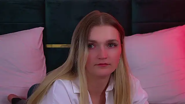 AnnyRaii online show from March 8, 2026, 2:04 am