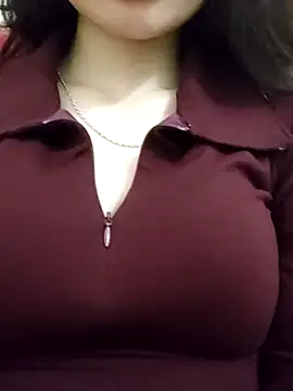 LyasianLa online show from November 24, 2025, 2:50 pm