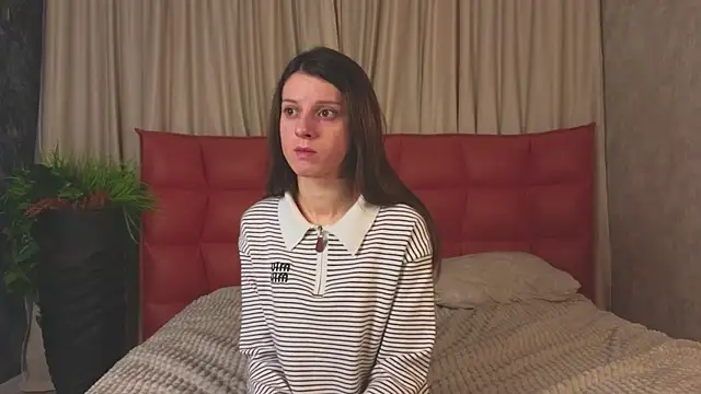 VelvetNyxen online show from December 17, 2025, 2:55 pm