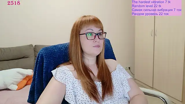Snapshot of Foxy-lady chatting on June 24, 2026, 2:04 pm Foxy-lady online show from June 24, 2026, 2:04 pm